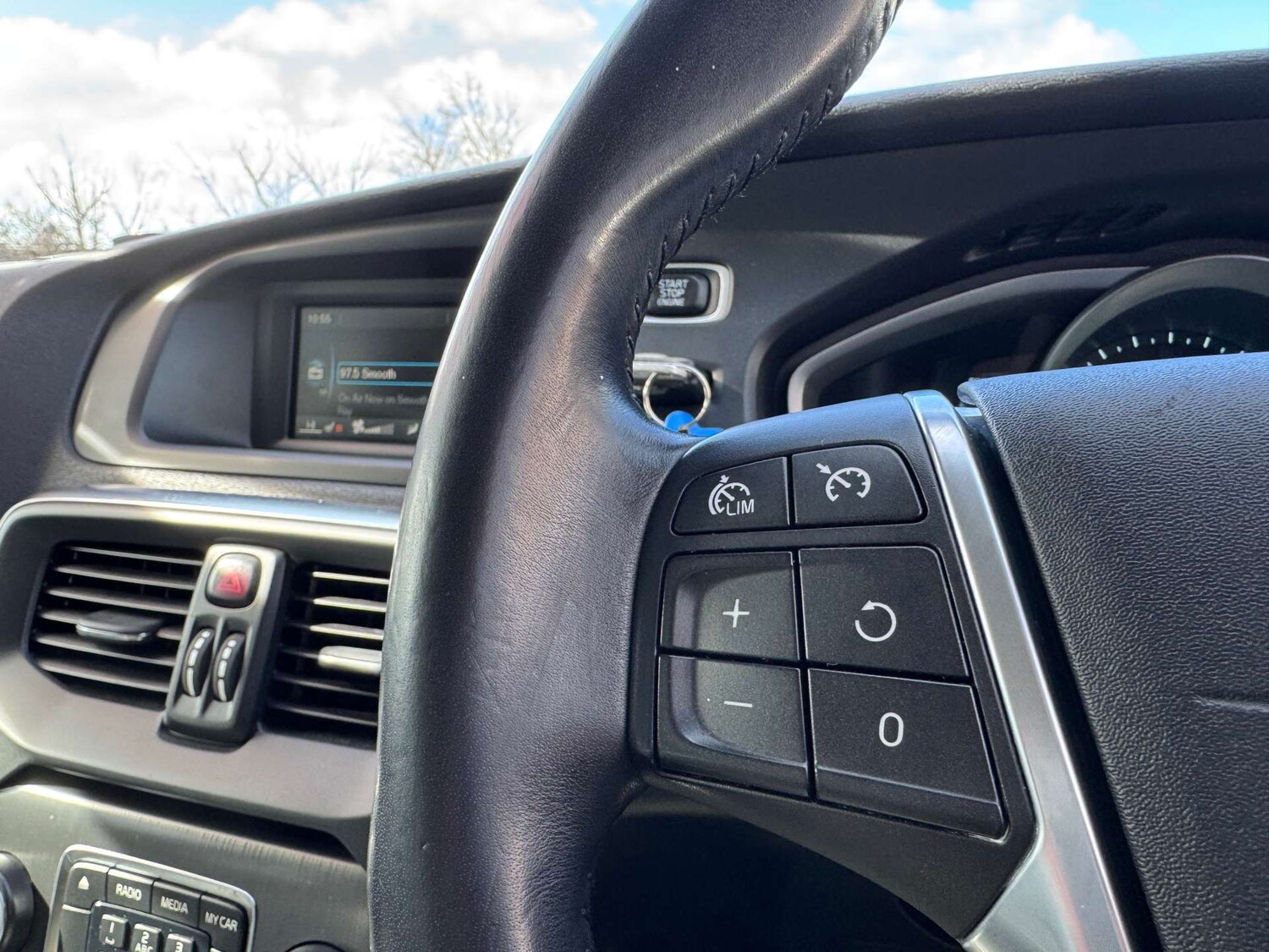 Used Volvo V40 2013 for sale - 78053753: Photo 45