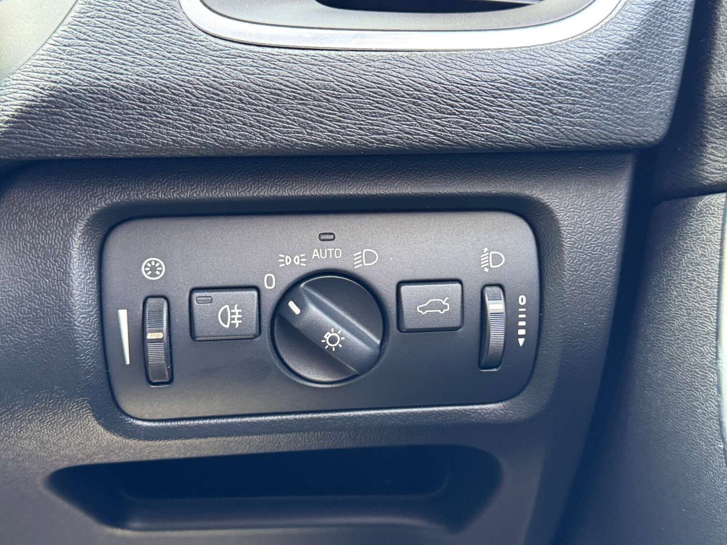 Used Volvo V40 2013 for sale - 78053753: Photo 49