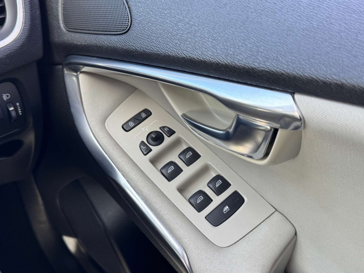 Used Volvo V40 2013 for sale - 78053753: Photo 50