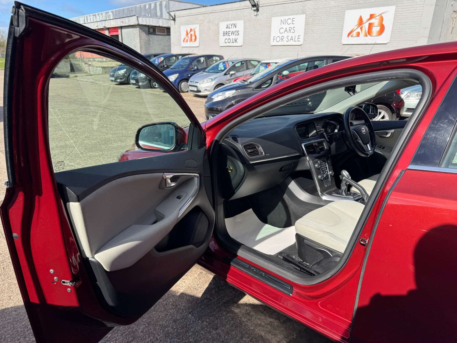 Used Volvo V40 2013 for sale - 78053753: Photo 55