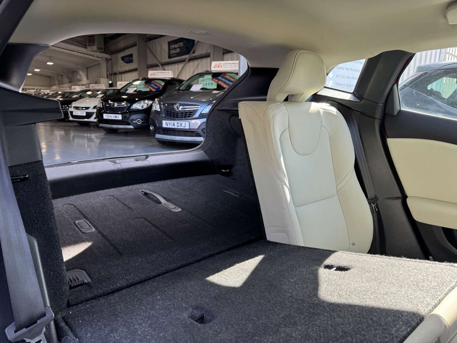 Used Volvo V40 2013 for sale - 78053753: Photo 63