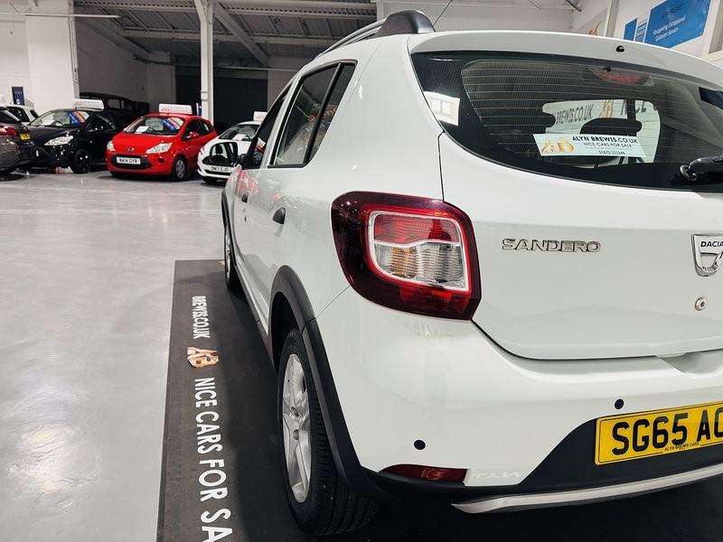 Used Dacia Sandero Stepway 2015 for sale - 76740811: Photo 10