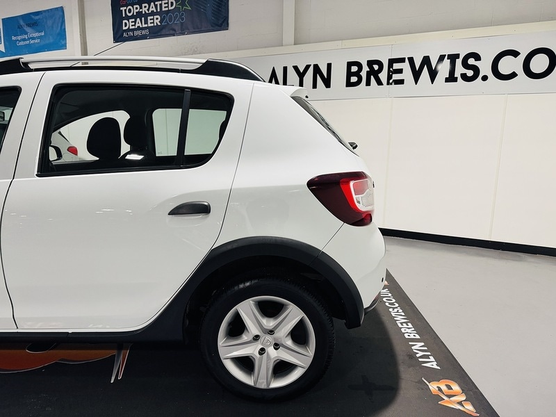 Used Dacia Sandero Stepway 2015 for sale - 76740811: Photo 12