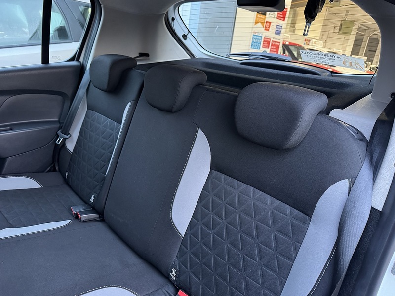 Used Dacia Sandero Stepway 2015 for sale - 76740811: Photo 28