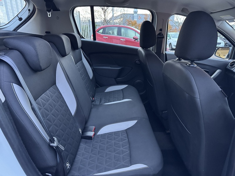 Used Dacia Sandero Stepway 2015 for sale - 76740811: Photo 30