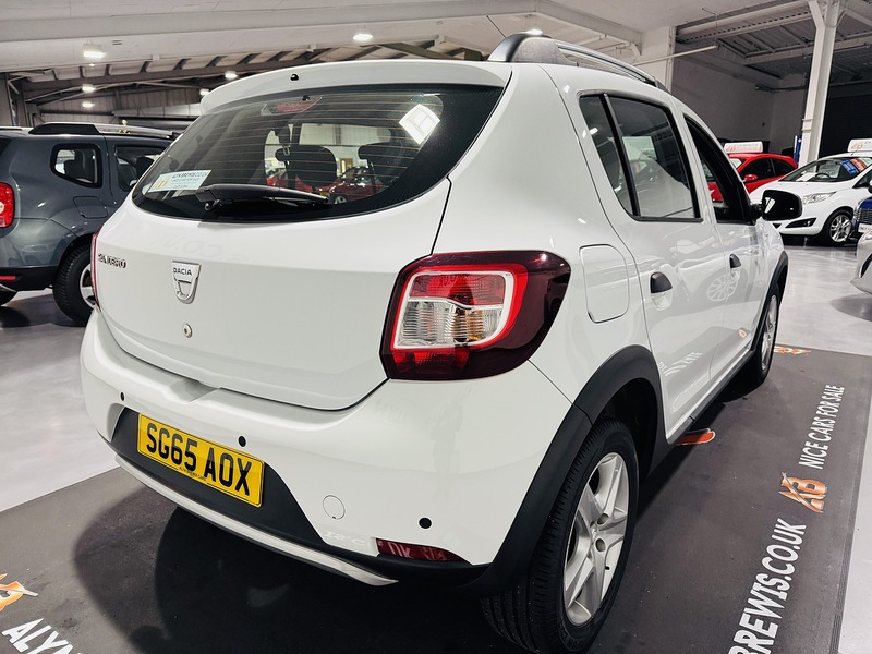 Used Dacia Sandero Stepway 2015 for sale - 76740811: Photo 4