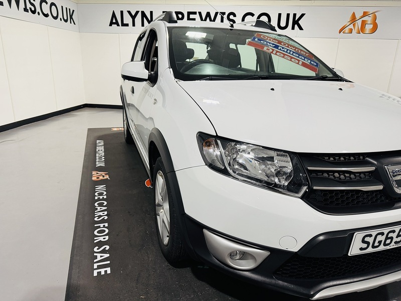 Used Dacia Sandero Stepway 2015 for sale - 76740811: Photo 8