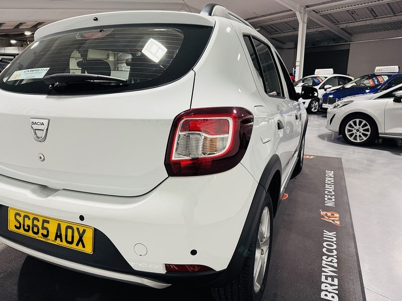 Used Dacia Sandero Stepway 2015 for sale - 76740811: Photo 9