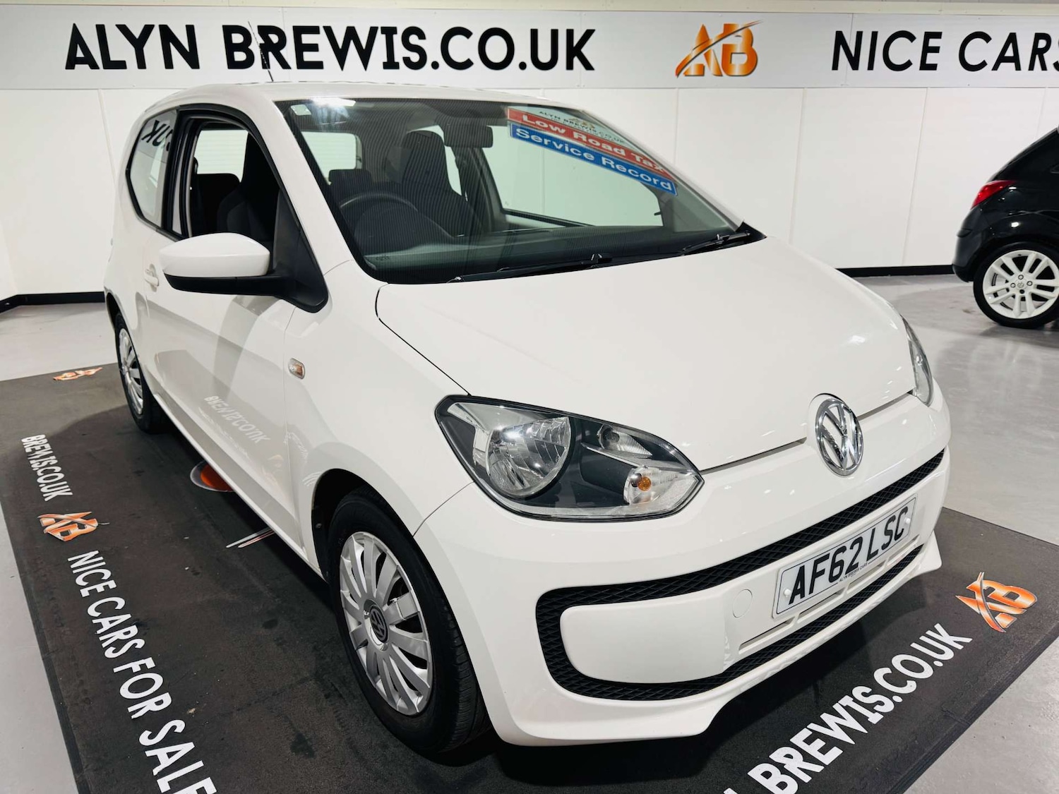 Used Volkswagen up! 2012 for sale - 77813584: Photo 2