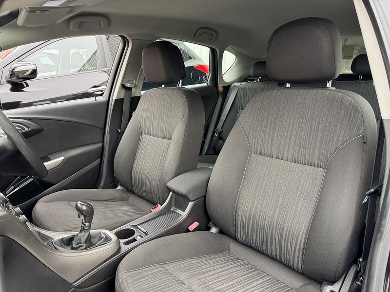 Used Vauxhall Astra 2010 for sale - 76330399: Photo 25