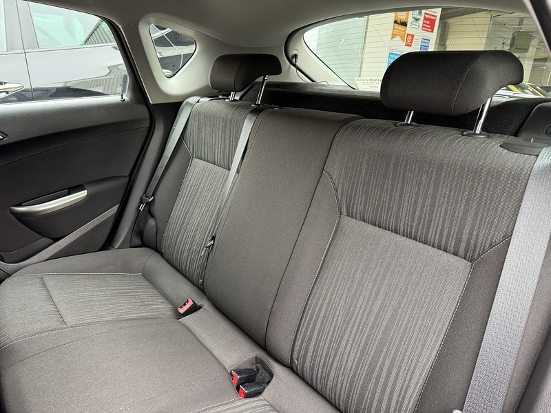 Used Vauxhall Astra 2010 for sale - 76330399: Photo 28