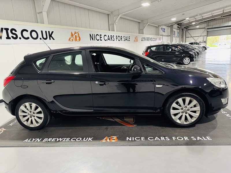 Used Vauxhall Astra 2010 for sale - 76330399: Photo 3
