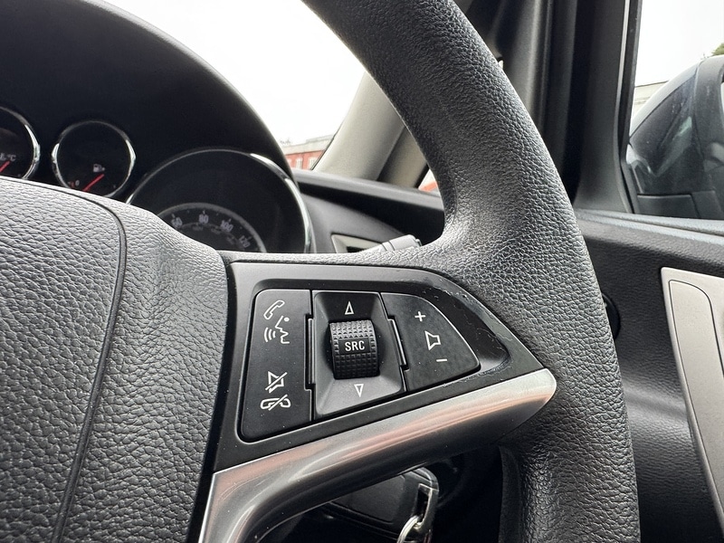 Used Vauxhall Astra 2010 for sale - 76330399: Photo 50
