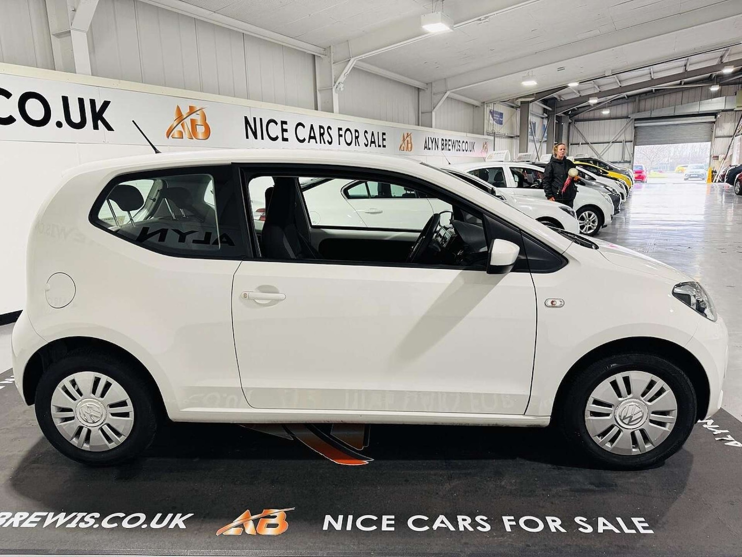 Used Volkswagen up! 2016 for sale - 77487298: Photo 3