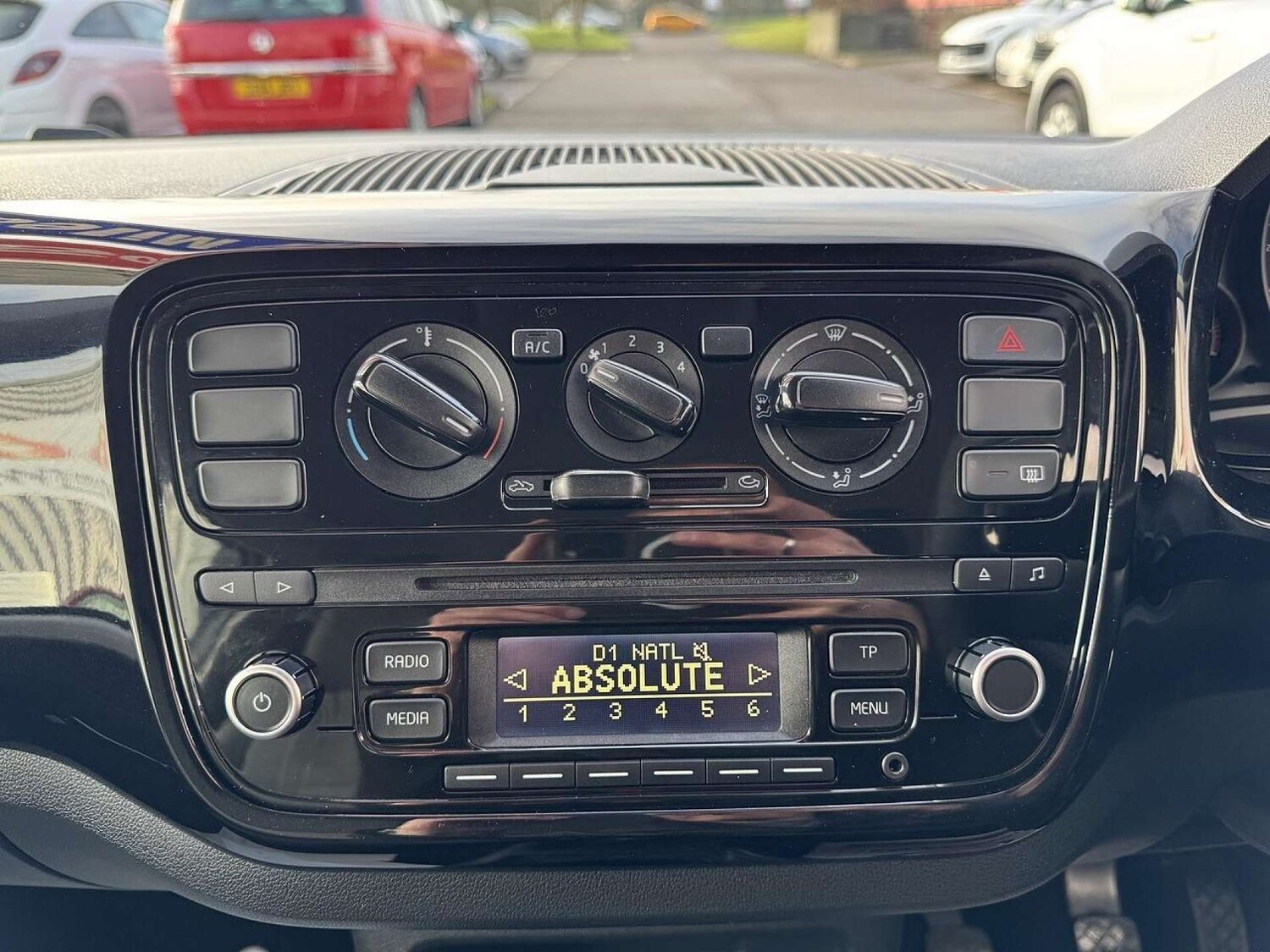 Used Volkswagen up! 2016 for sale - 77487298: Photo 39