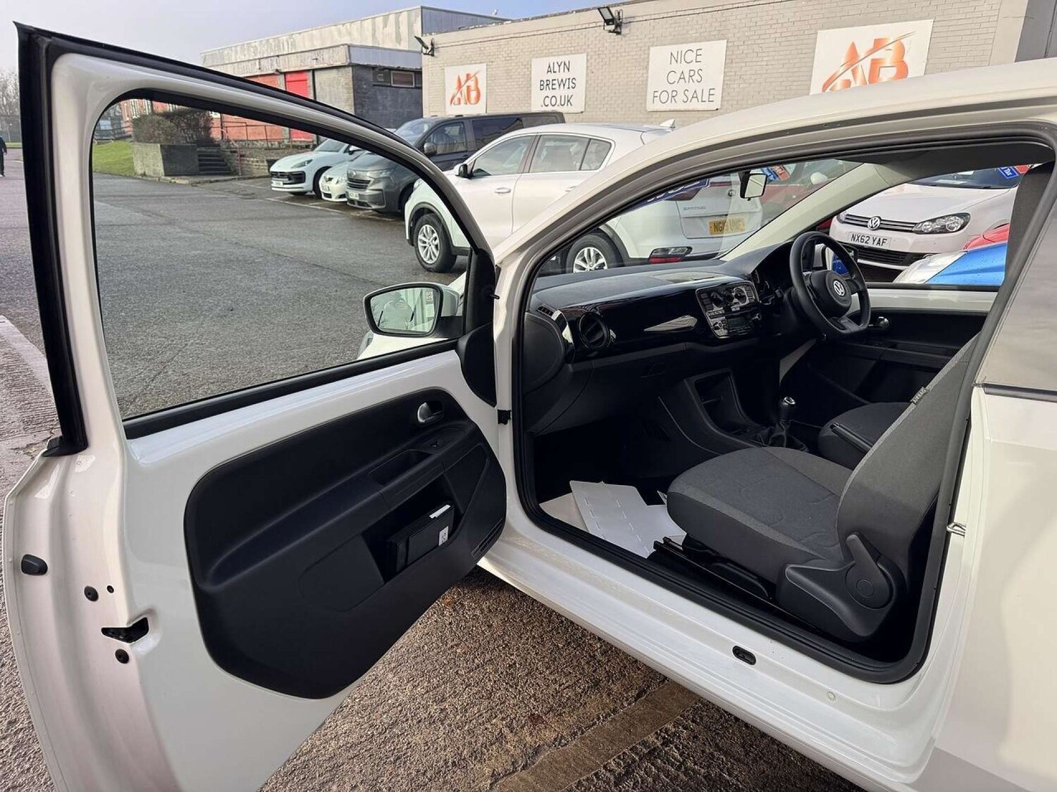 Used Volkswagen up! 2016 for sale - 77487298: Photo 47