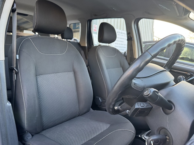 Used Dacia Duster 2014 for sale - 76763215: Photo 32