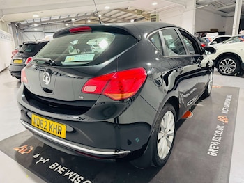 Used Vauxhall Astra 2012 for sale - 78920001: Photo