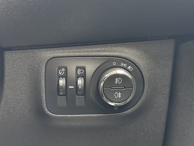 Used Vauxhall Corsa 2015 for sale - 76682336: Photo 47