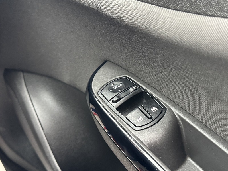 Used Vauxhall Corsa 2015 for sale - 76682336: Photo 48