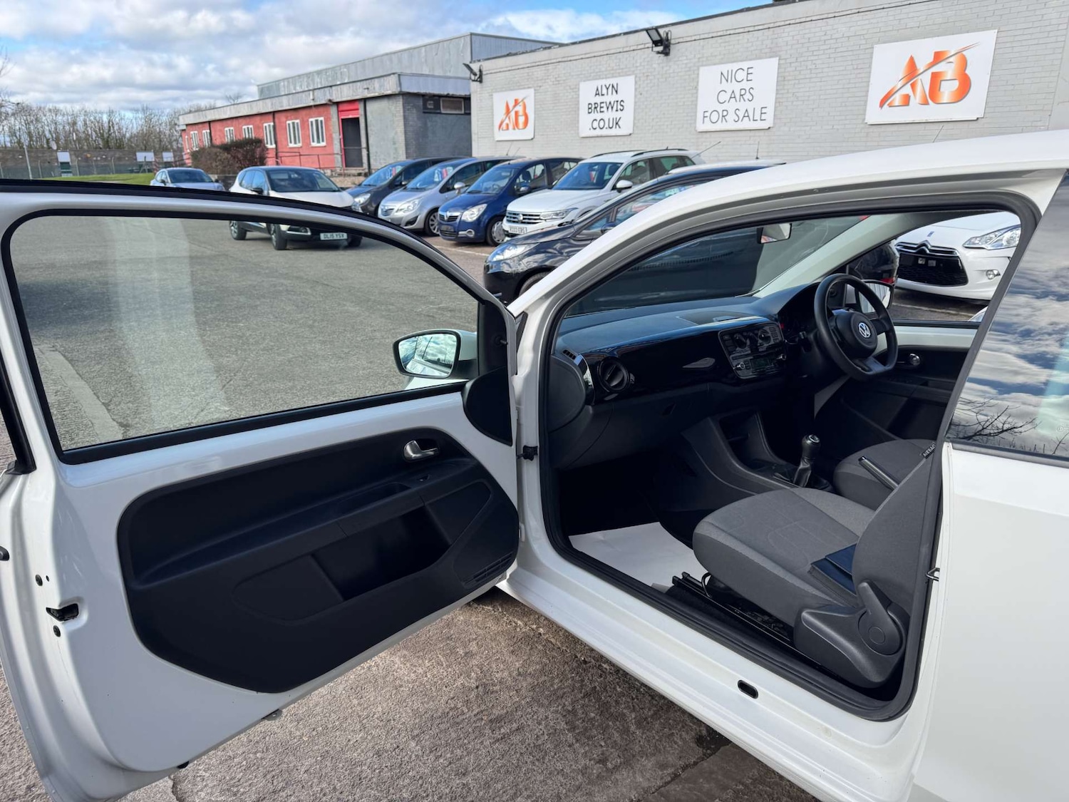 Used Volkswagen up! 2012 for sale - 77967969: Photo 45