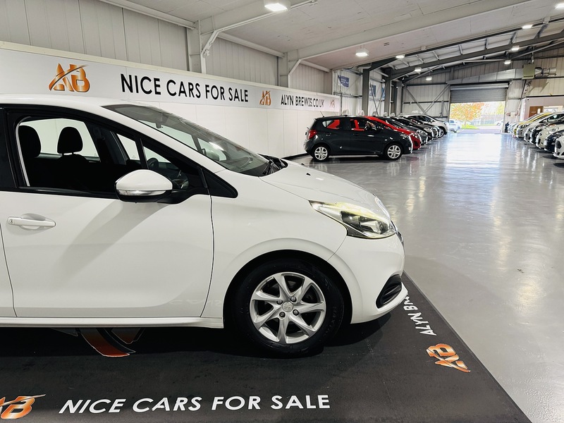 Used Peugeot 208 2016 for sale - 76392278: Photo 19