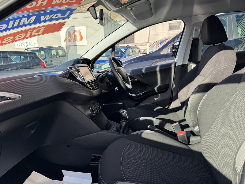 Used Peugeot 208 2016 for sale - 76392278: Photo 26