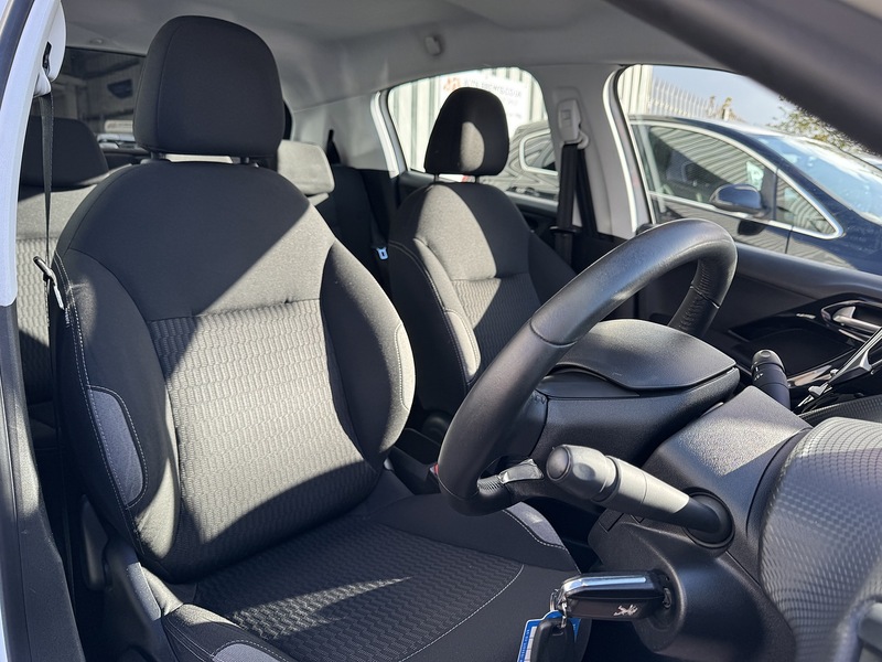 Used Peugeot 208 2016 for sale - 76392278: Photo 32