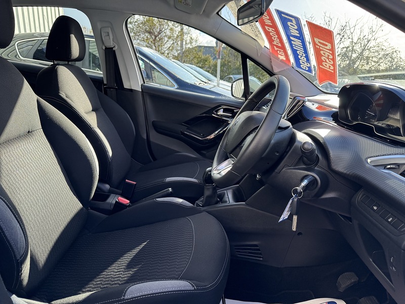 Used Peugeot 208 2016 for sale - 76392278: Photo 33