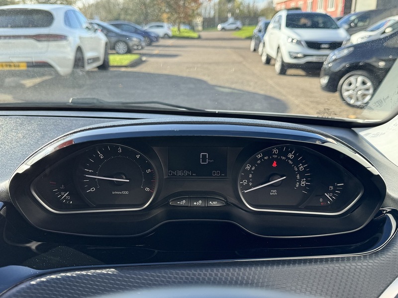 Used Peugeot 208 2016 for sale - 76392278: Photo 37