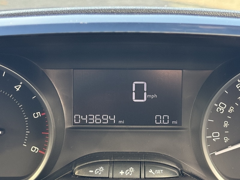 Used Peugeot 208 2016 for sale - 76392278: Photo 40