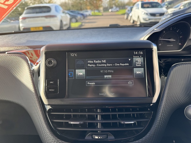 Used Peugeot 208 2016 for sale - 76392278: Photo 41