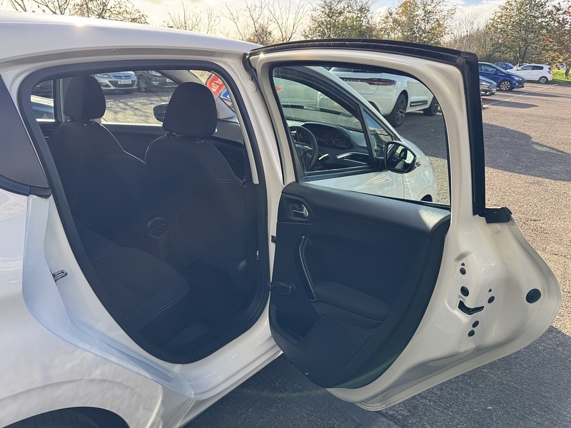 Used Peugeot 208 2016 for sale - 76392278: Photo 54