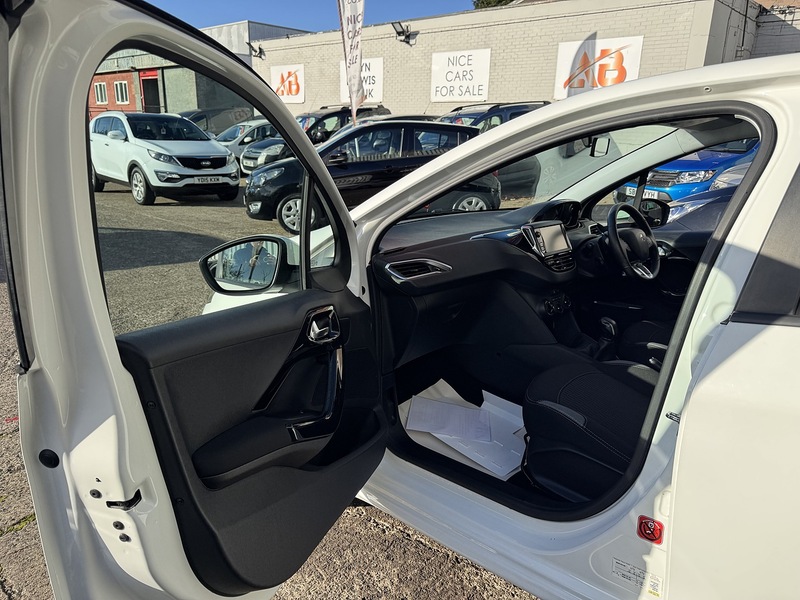 Used Peugeot 208 2016 for sale - 76392278: Photo 56