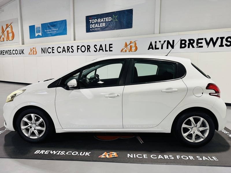 Used Peugeot 208 2016 for sale - 76392278: Photo 6
