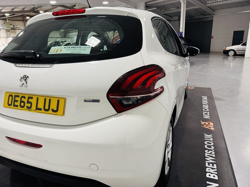 Used Peugeot 208 2016 for sale - 76392278: Photo 9