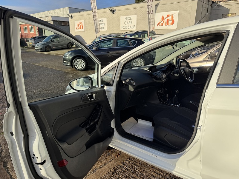 Used Ford Fiesta 2017 for sale - 76896572: Photo 53