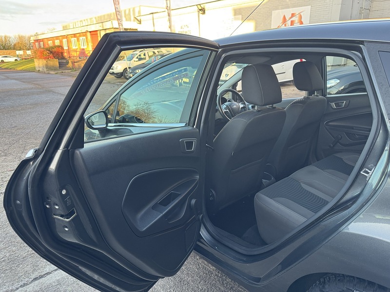 Used Ford Fiesta 2015 for sale - 76763216: Photo 54