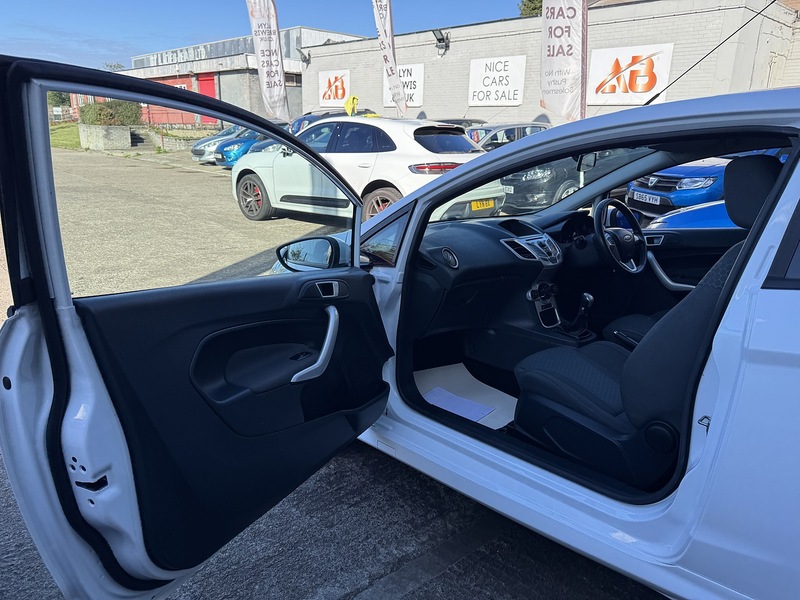 Used Ford Fiesta 2012 for sale - 76919790: Photo 51