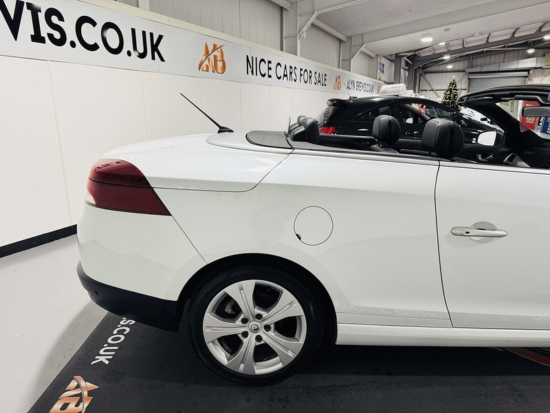 Used Renault Megane 2011 for sale - 76919788: Photo 11