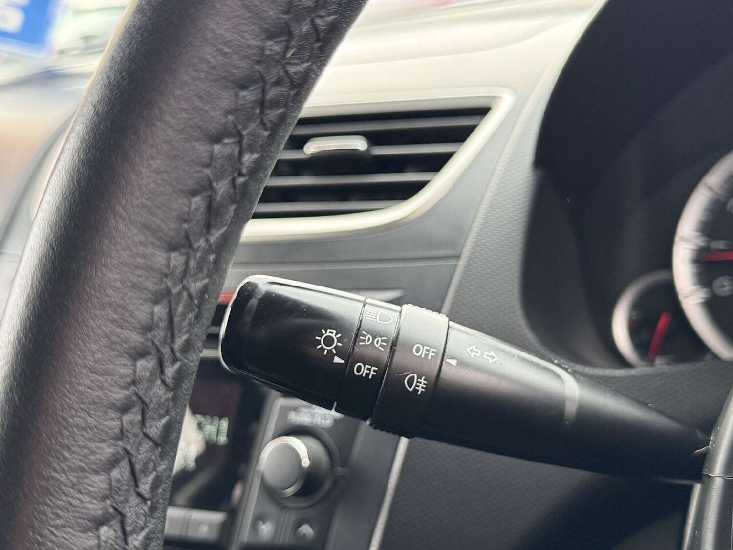 Used Suzuki Swift 2015 for sale - 77487310: Photo 49