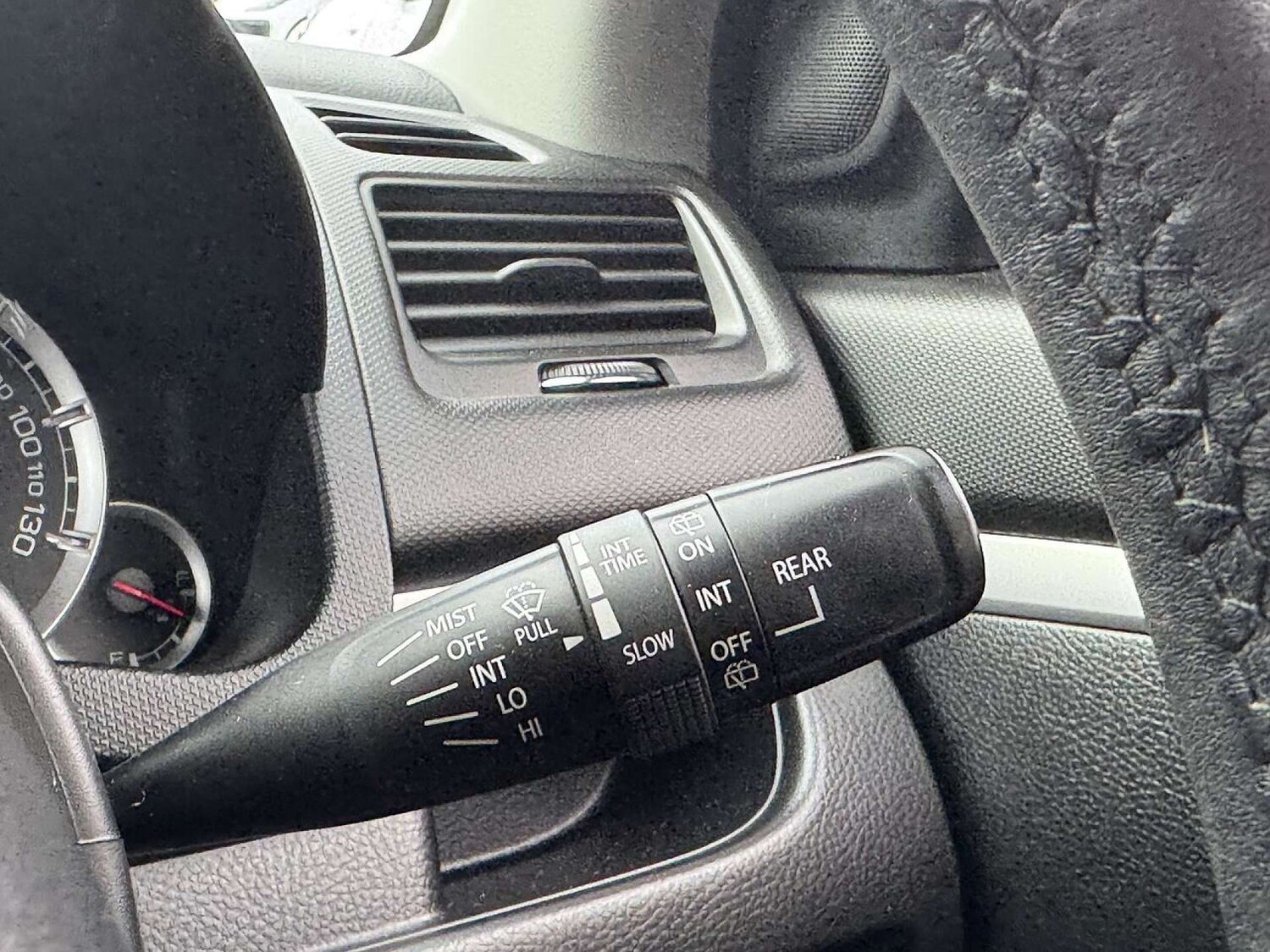 Used Suzuki Swift 2015 for sale - 77487310: Photo 50