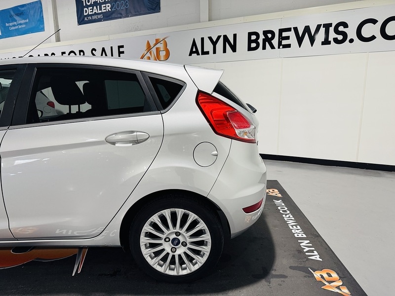 Used Ford Fiesta 2015 for sale - 76778073: Photo 12