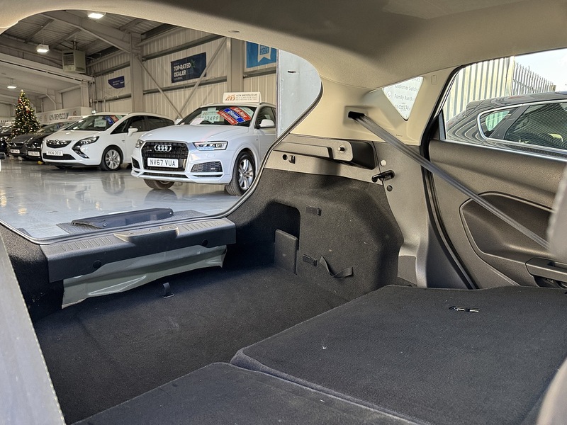 Used Ford Fiesta 2015 for sale - 76778073: Photo 60