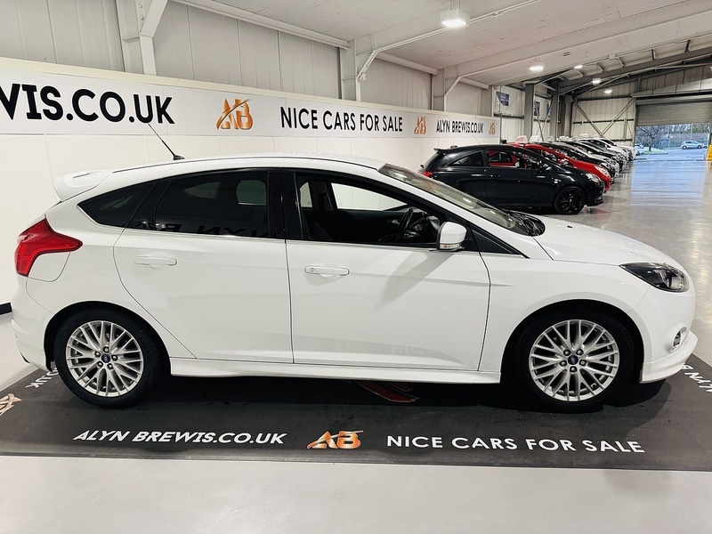 Used Ford Focus 2013 for sale - 76643034: Photo 3