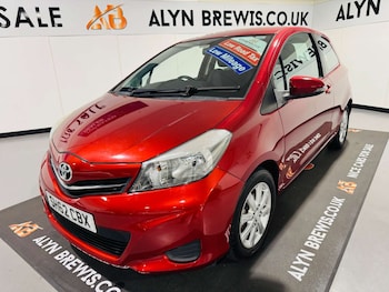 Used Toyota Yaris 2012 for sale - 79282903: Photo