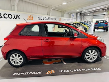 Used Toyota Yaris 2012 for sale - 79282903: Photo