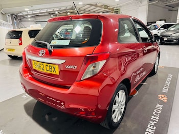 Used Toyota Yaris 2012 for sale - 79282903: Photo