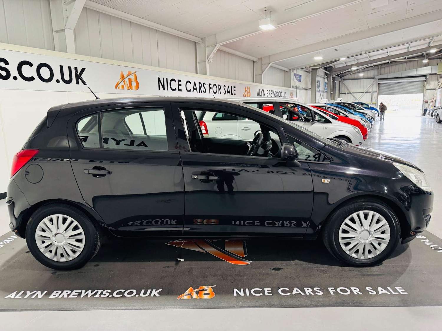 Used Vauxhall Corsa 2010 for sale - 77701530: Photo 3