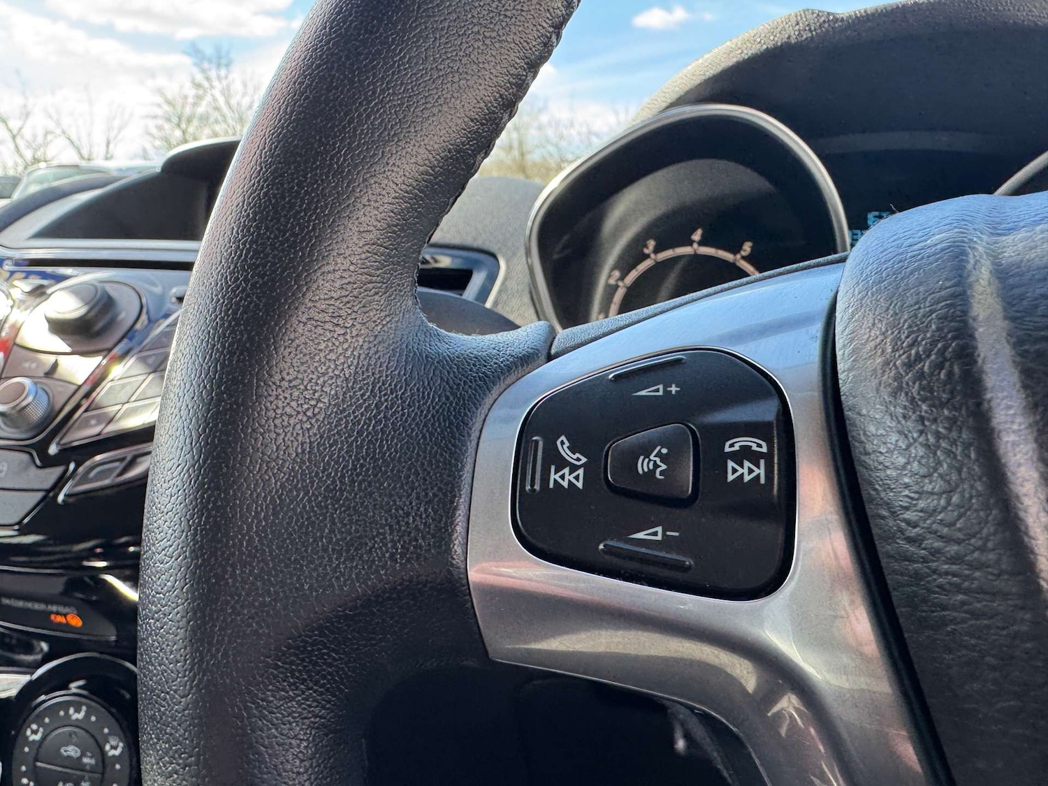 Used Ford Fiesta 2014 for sale - 78094534: Photo 46